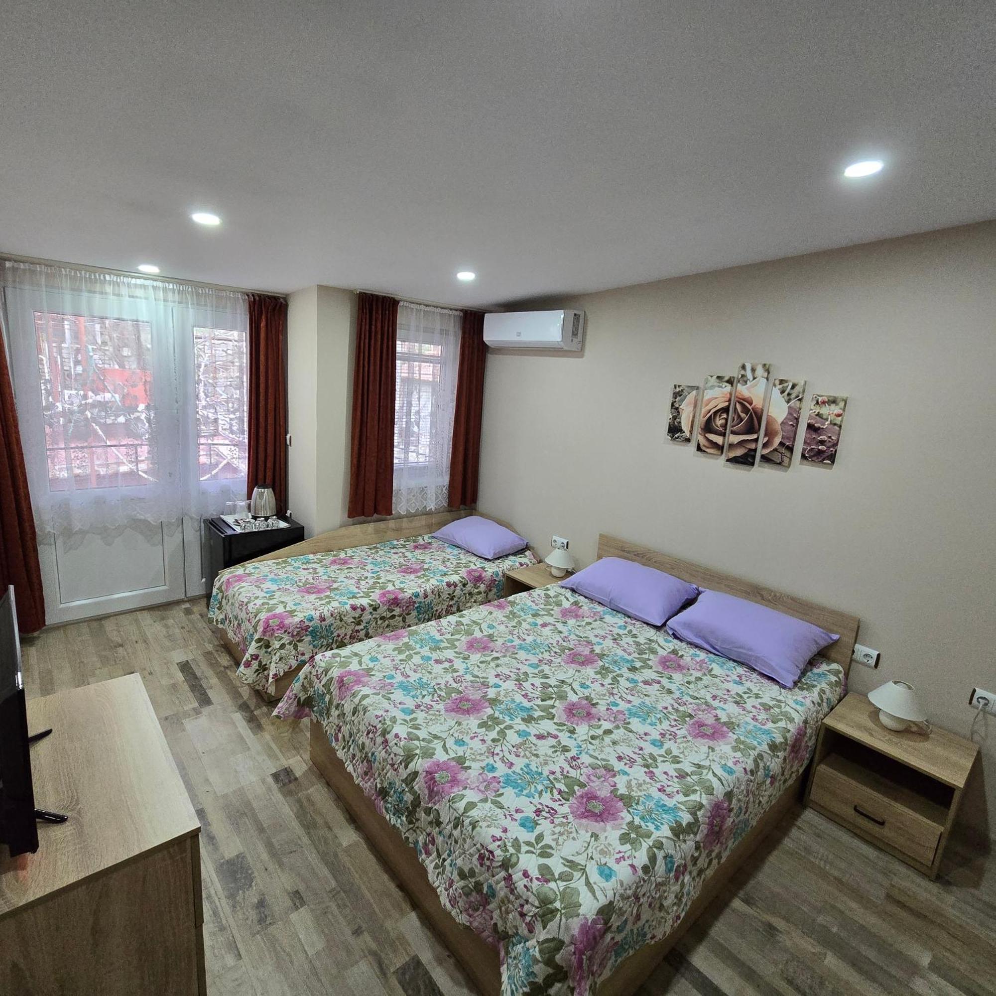 Fema Guest House Balchik Habitación foto