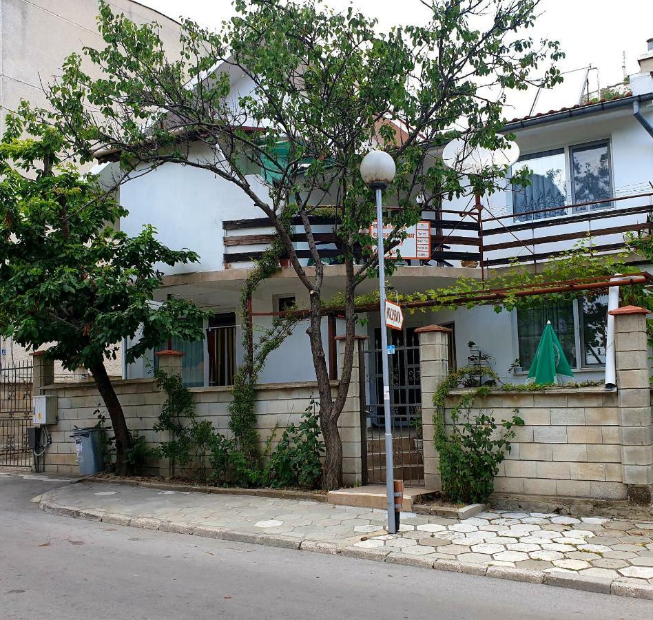 Fema Guest House Balchik Exterior foto